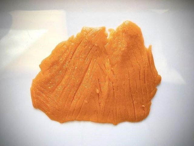 Algae-based smoked salmon substitute. ©Algama