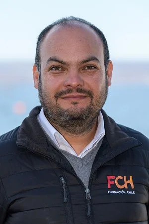 Acuicultura de siembra para una pesca sostenible 1 John Barraza, Director del Programa Corvina de Fundación Chile.