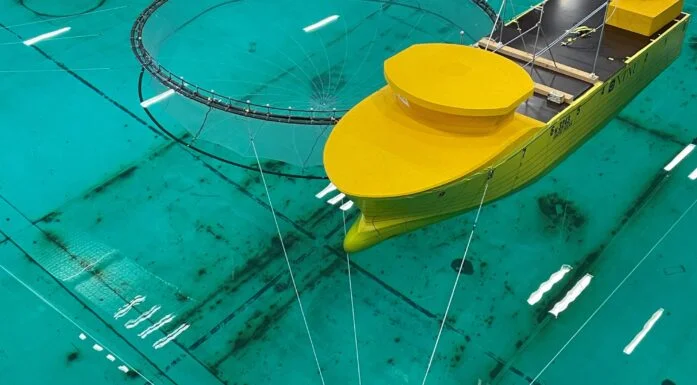 Los investigadores usan modelos para simular una variedad de situaciones que surgen en las instalaciones acuícolas. (Foto: Eivind Lona, SINTEF)