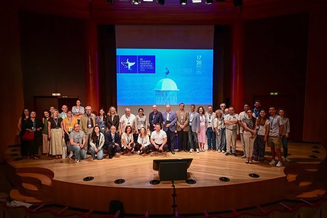 THINKINAZUL: un proyecto para que España promueva la sostenibilidad y la innovación en la UE como líder del sector acuícola 1 Foto grupal de los distintos consorcios regionales participantes en el CNA. Cortesía: Tony Hernández.