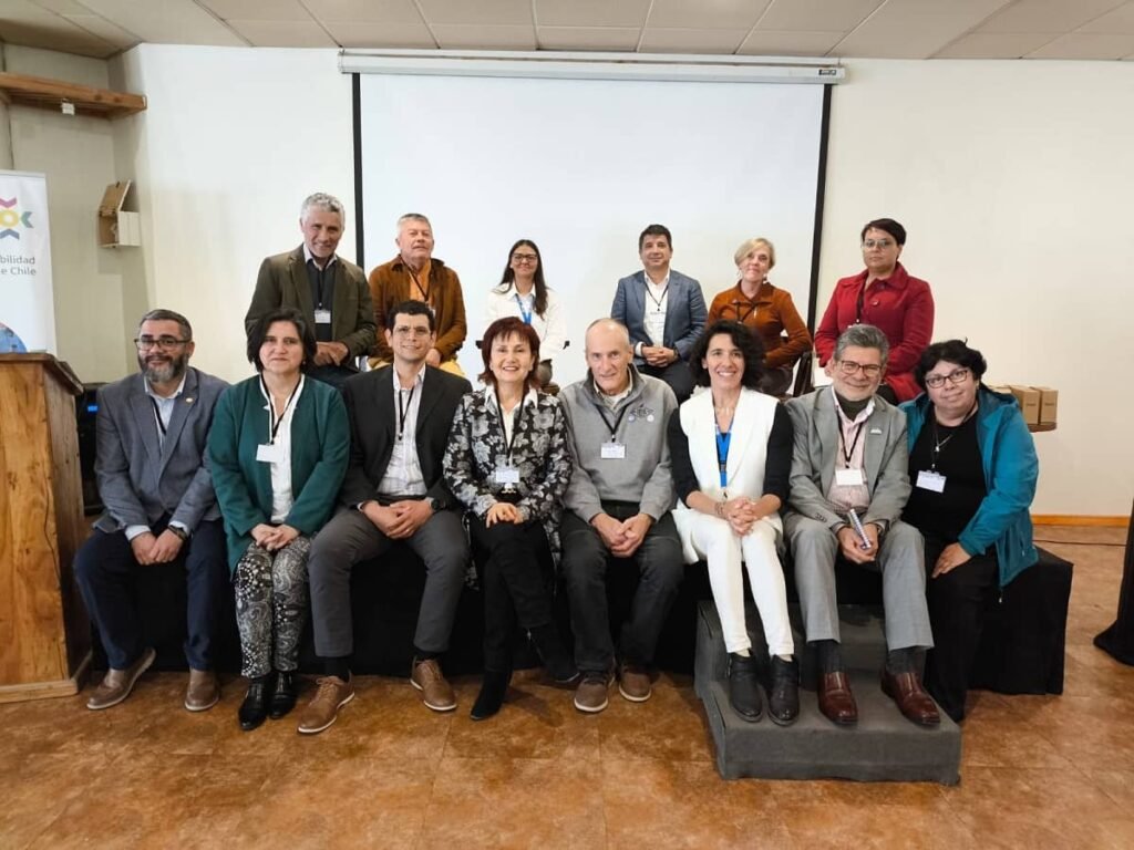 Conferencistas del Seminario Internacional "Innovación sostenible para los desafíos de la acuicultura emergente en Chile" organizado por AquaPacífico en el marco de las celebraciones del Décimo Aniversario.