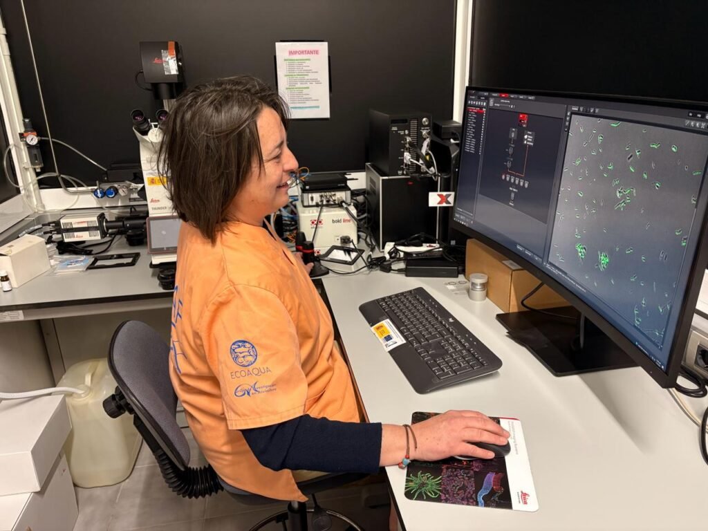 Giorgia Bignami at the Specialized Aquaculture and Biotechnology Service (SABE) facilities of the IU-ECOAQUA (ULPGC), a premier research infrastructure within the European AQUAEXCEL 3.0 project.