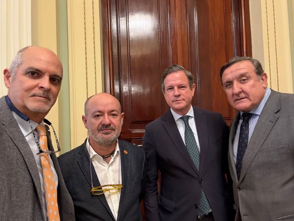 De izquierda a derecha, Javier Ojeda (APROMAR), Basilio Otero (FNCP), Javier Garat y Julio Morón (CEPESCA). Cortesía APROMAR.