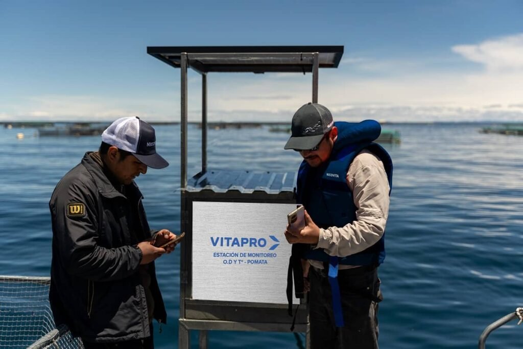 Estaciones de monitoreo de calidad del agua en el Lago Titicaca (Perú).